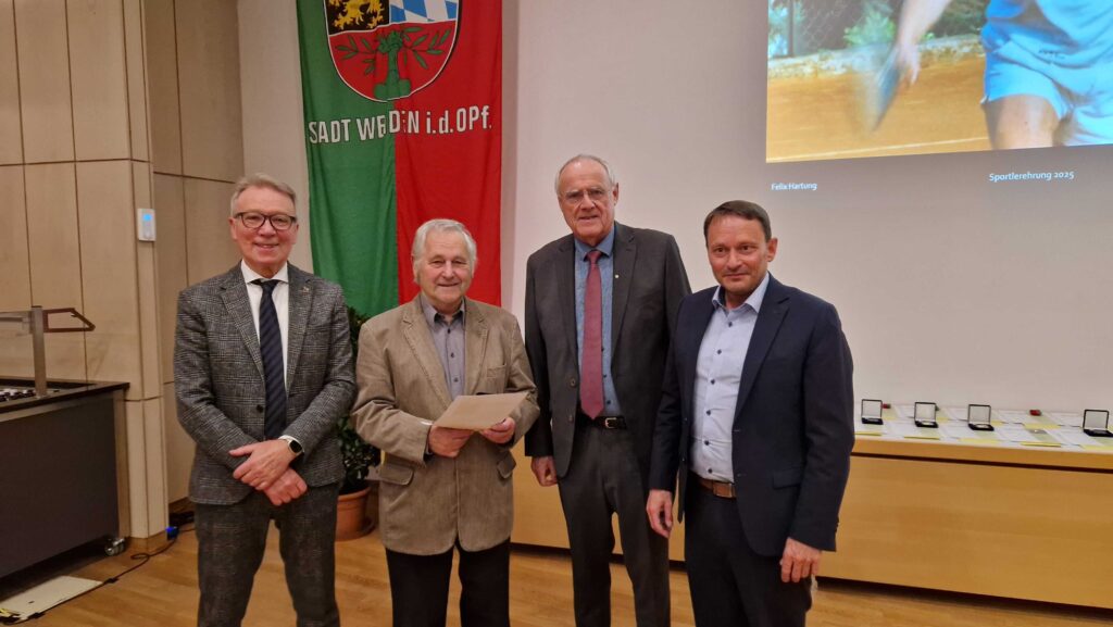 Reinhold Weigert wird geehrt (Ehrenamt)